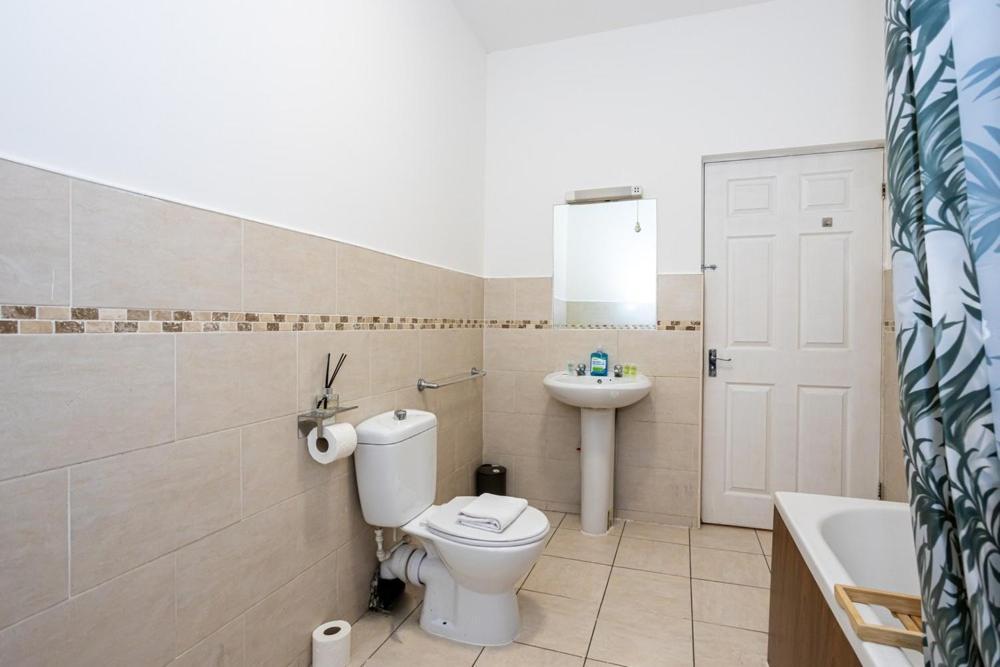 Central Liverpool L1 외부 사진